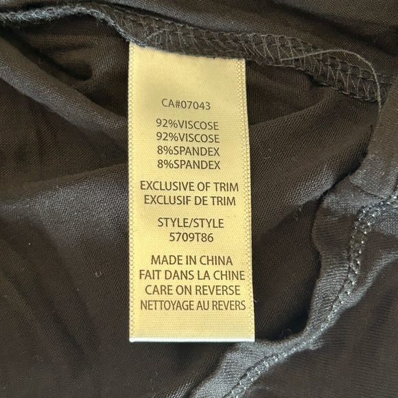 Max Studio black top with cream crochet details size Small new with tags - Picture 6 of 9